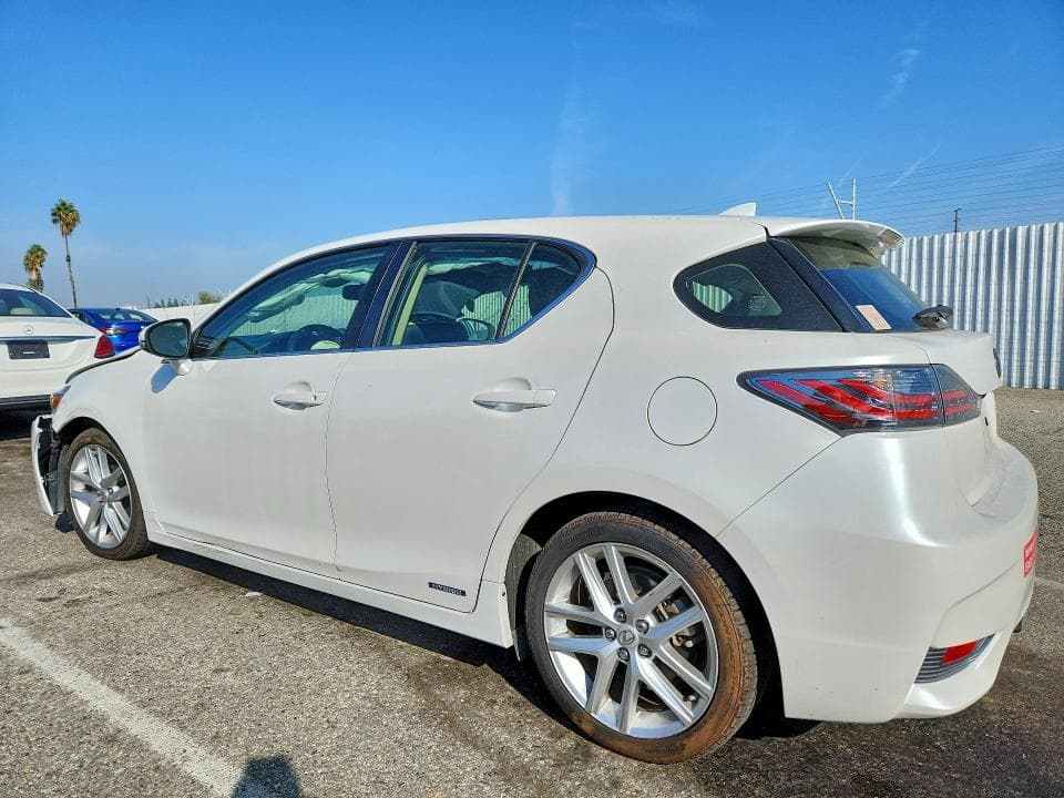 2017 LEXUS CT 200 2