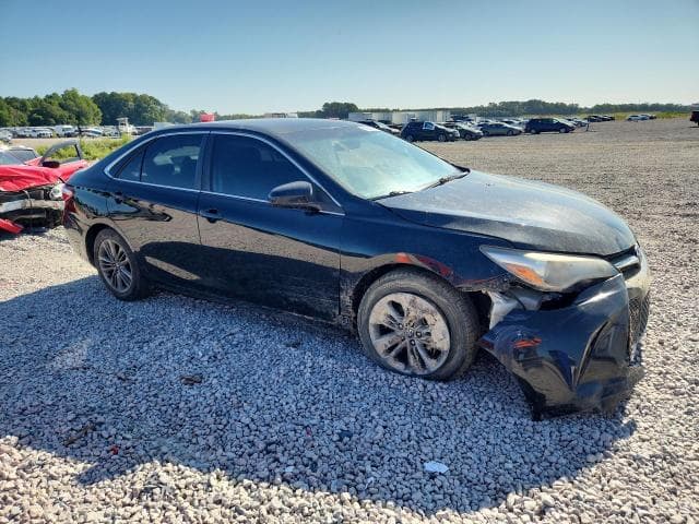 2017 TOYOTA CAMRY SE 4