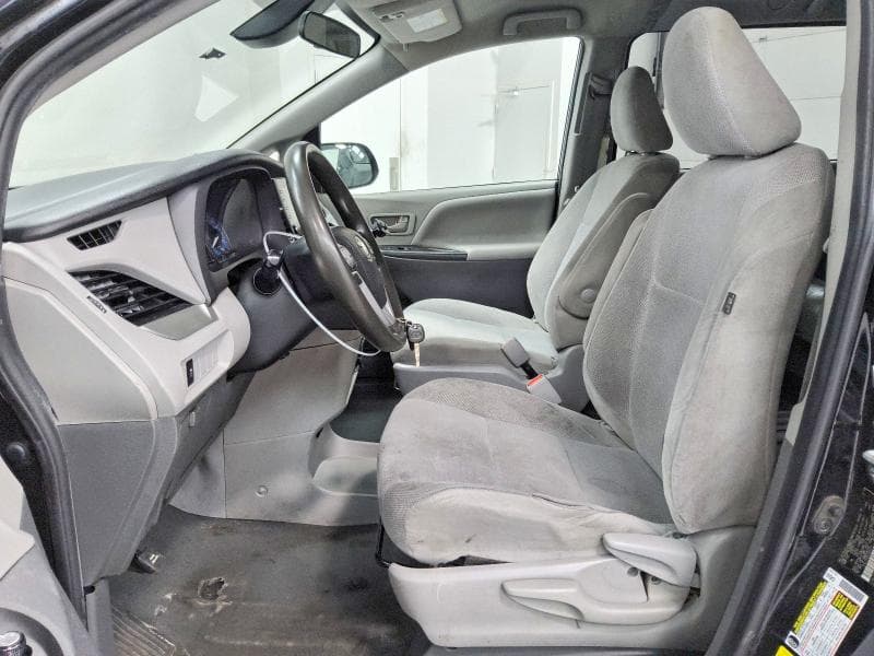 2020 TOYOTA SIENNA L 7