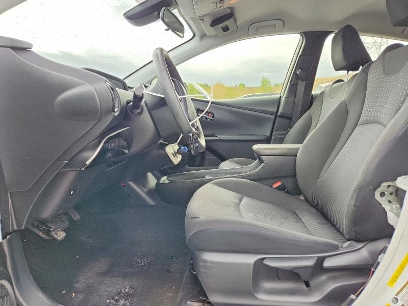 2017 TOYOTA PRIUS TWO 7