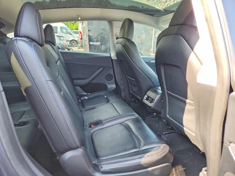 2023 TESLA MODEL Y 10