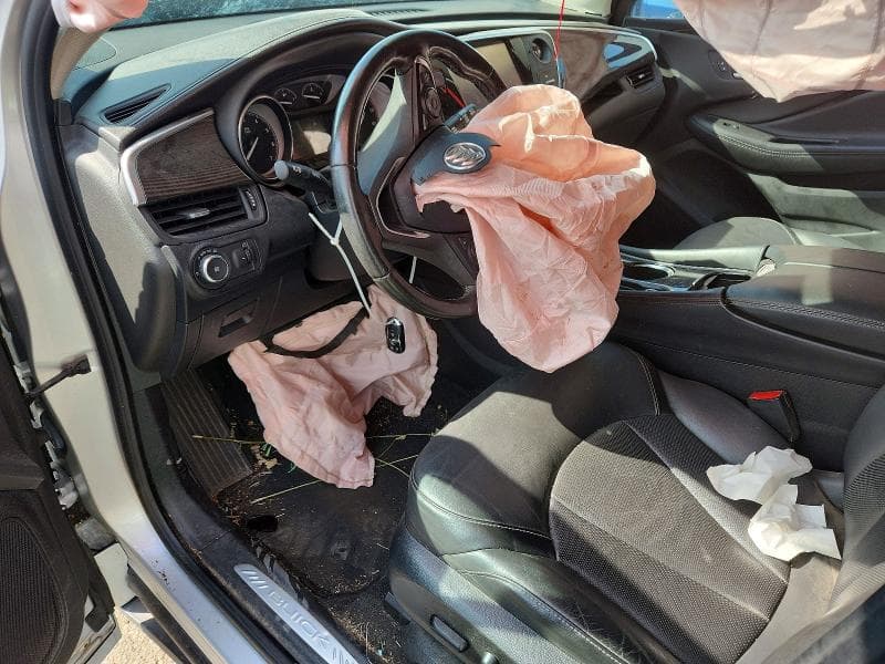 2019 BUICK ENVISION ESSENCE 8