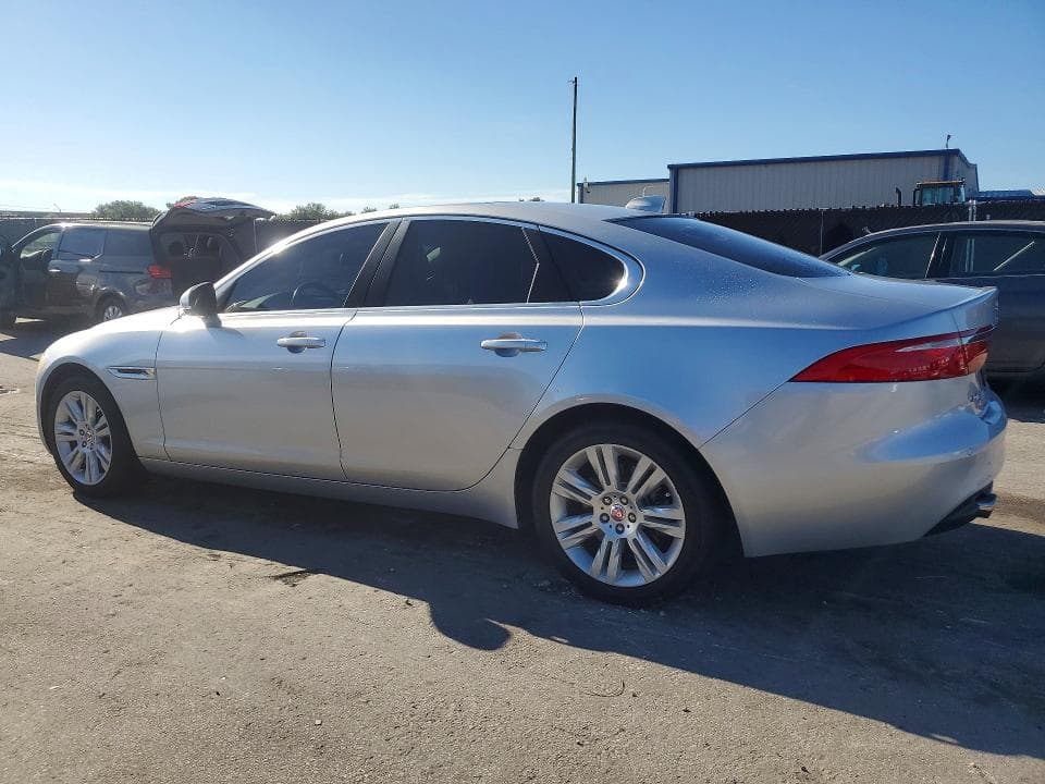 2017 JAGUAR XF PREMIUM 2