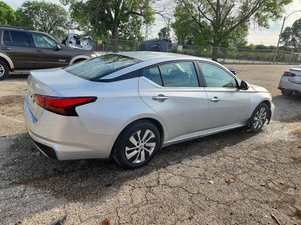2023 NISSAN ALTIMA S 3
