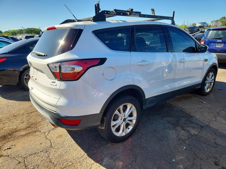 2017 FORD ESCAPE SE 3