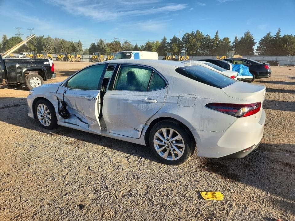 2022 TOYOTA CAMRY LE 2
