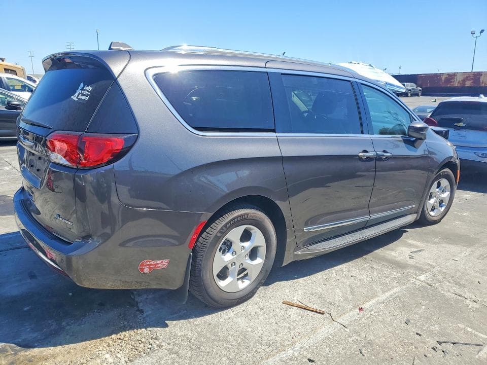 2018 CHRYSLER PACIFICA HYBRID TOURING L 3