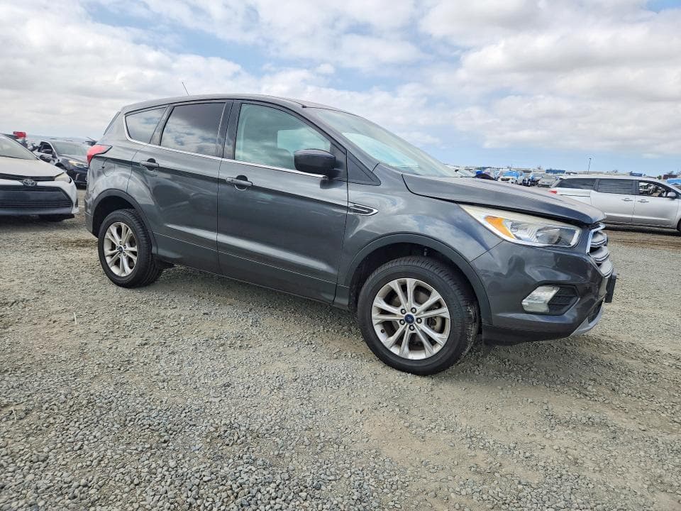2019 FORD ESCAPE SE 4