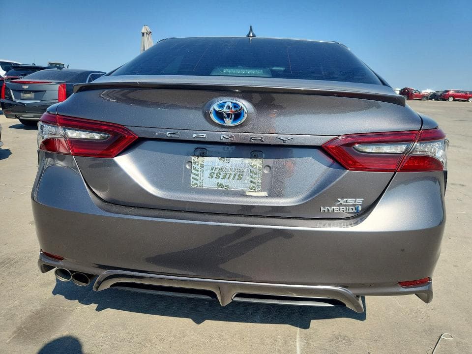 2021 TOYOTA CAMRY XSE 6