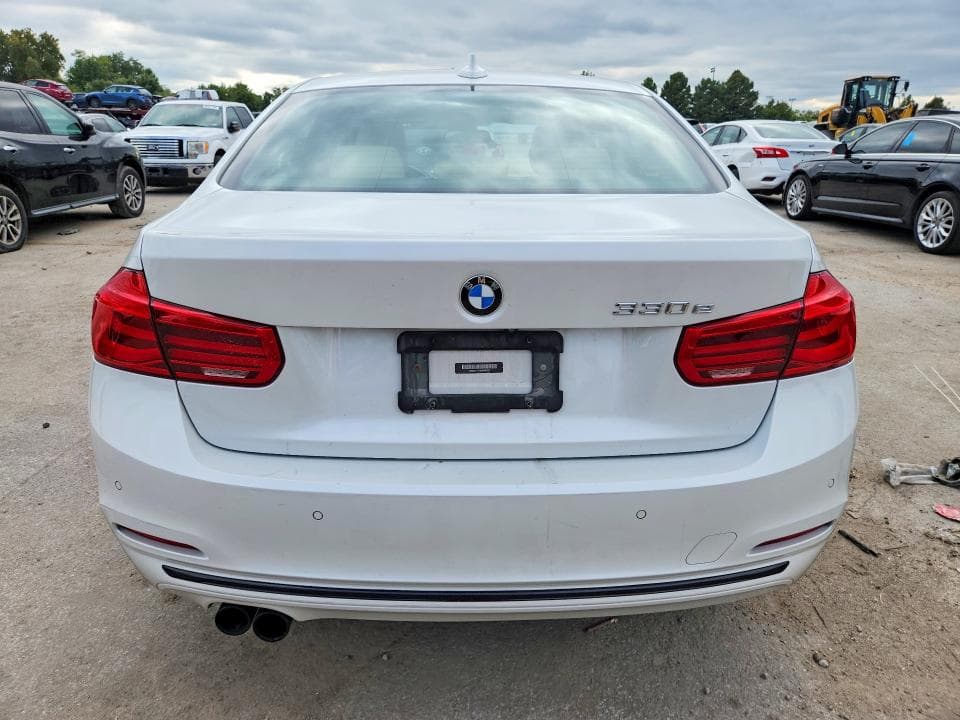 2017 BMW 330E 6
