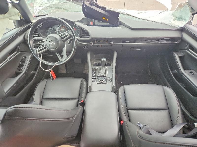 2021 MAZDA 3 SELECT 8