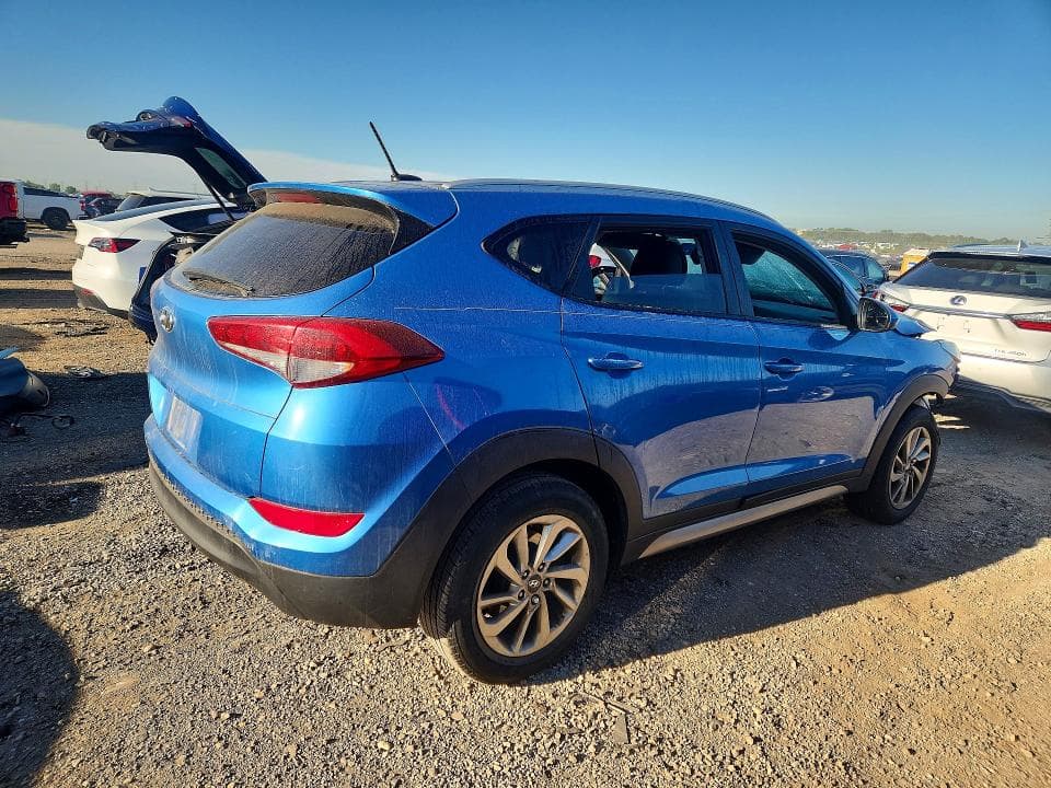 2017 HYUNDAI TUCSON SE 3