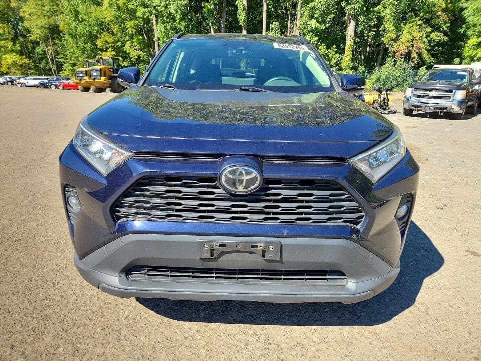 2019 TOYOTA RAV4 XLE 5