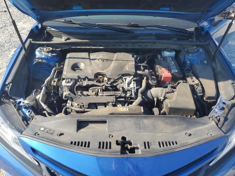 2020 TOYOTA CAMRY SE 11