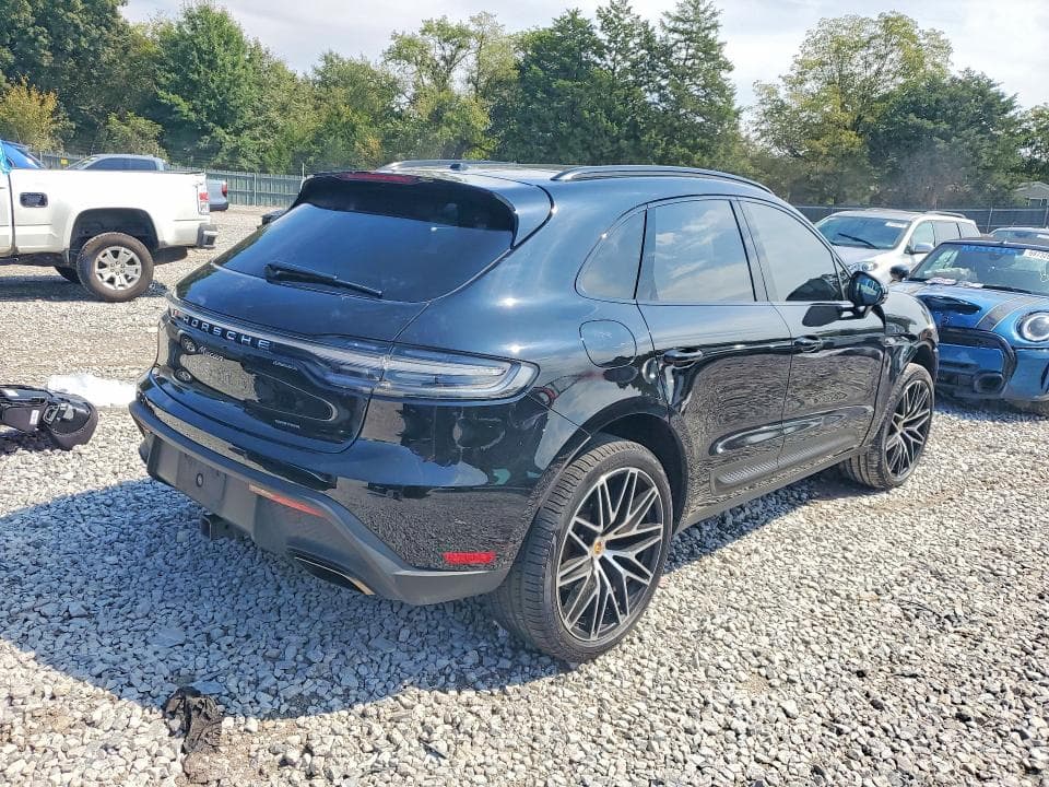 2024 PORSCHE MACAN BASE 3