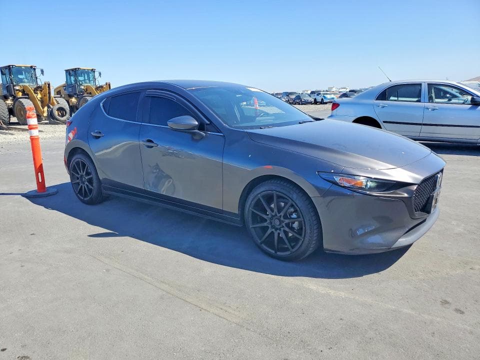 2019 MAZDA 3 4