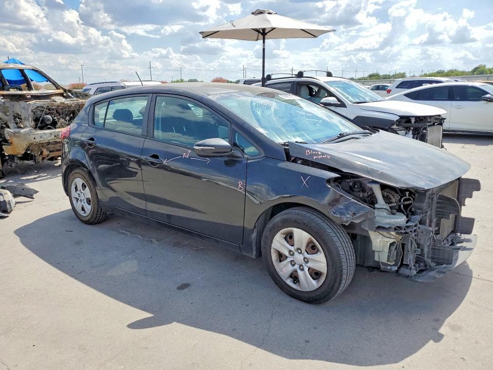 2017 KIA FORTE5 LX 4