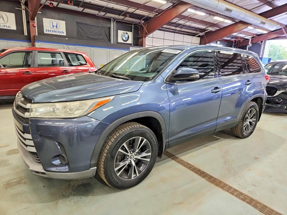 2019 TOYOTA HIGHLANDER LE - 1