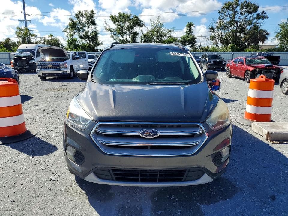 2017 FORD ESCAPE SE 5