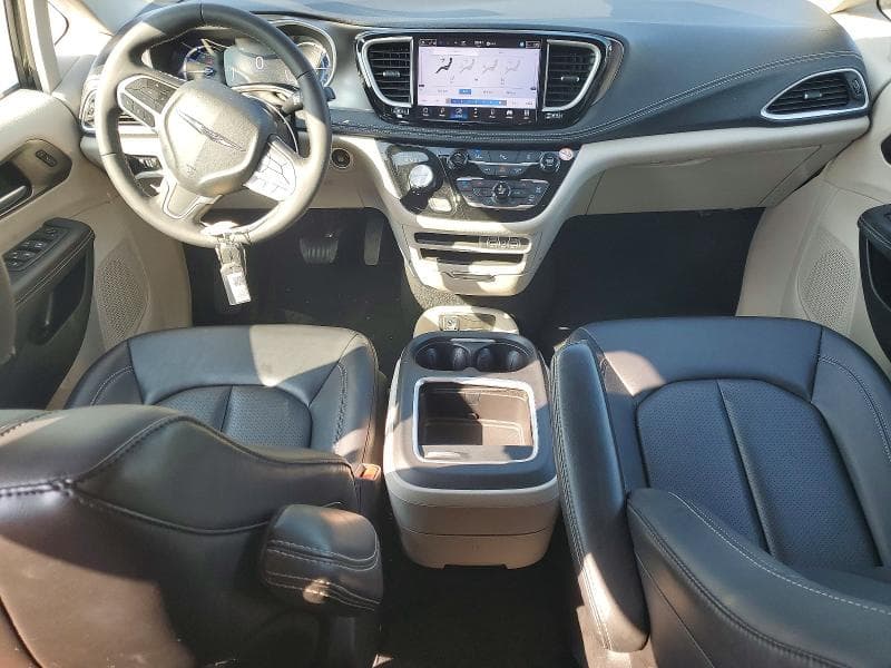 2024 CHRYSLER PACIFICA HYBRID SELECT 8