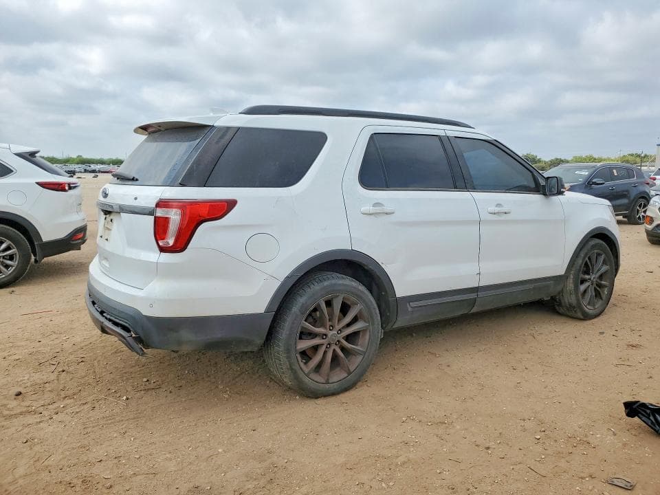 2017 FORD EXPLORER XLT 3