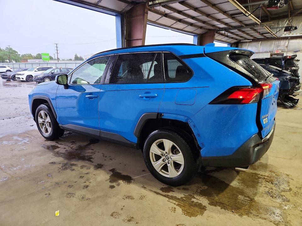 2019 TOYOTA RAV4 XLE 2