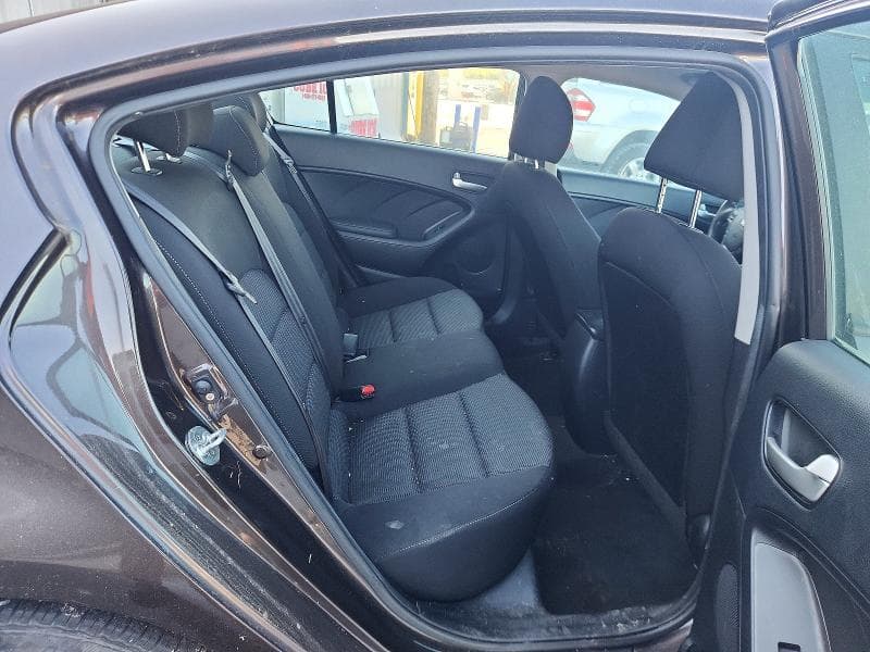 2017 KIA FORTE LX 10