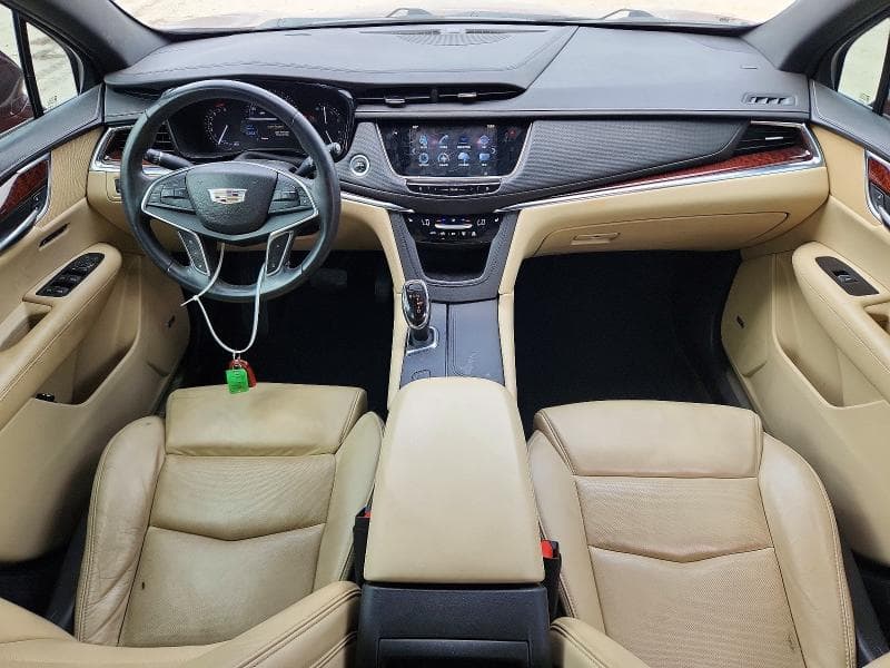 2017 CADILLAC XT5 LUXURY 8