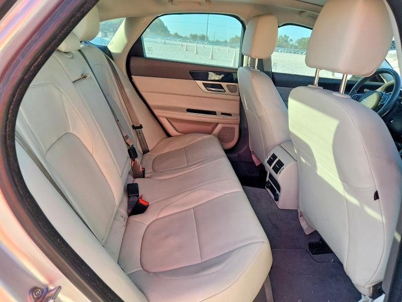 2017 JAGUAR XF PREMIUM 10