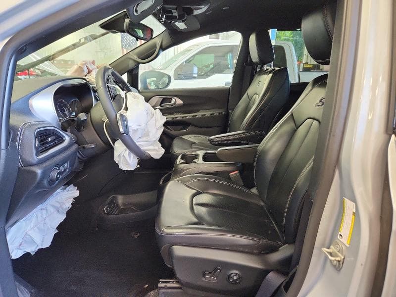 2023 CHRYSLER PACIFICA TOURING L 7