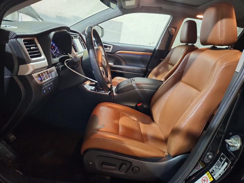 2019 TOYOTA HIGHLANDER LIMITED 7