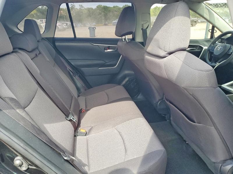 2025 TOYOTA RAV4 XLE 11