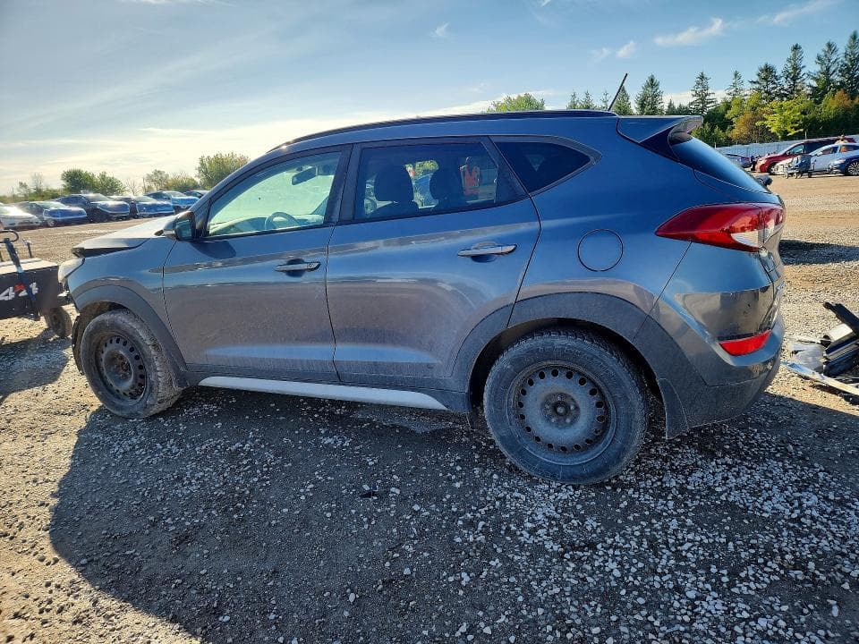 2017 HYUNDAI TUCSON SE 2
