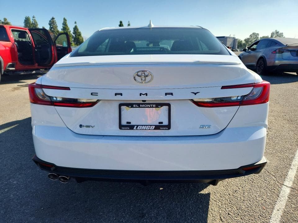 2026 TOYOTA CAMRY SE 6