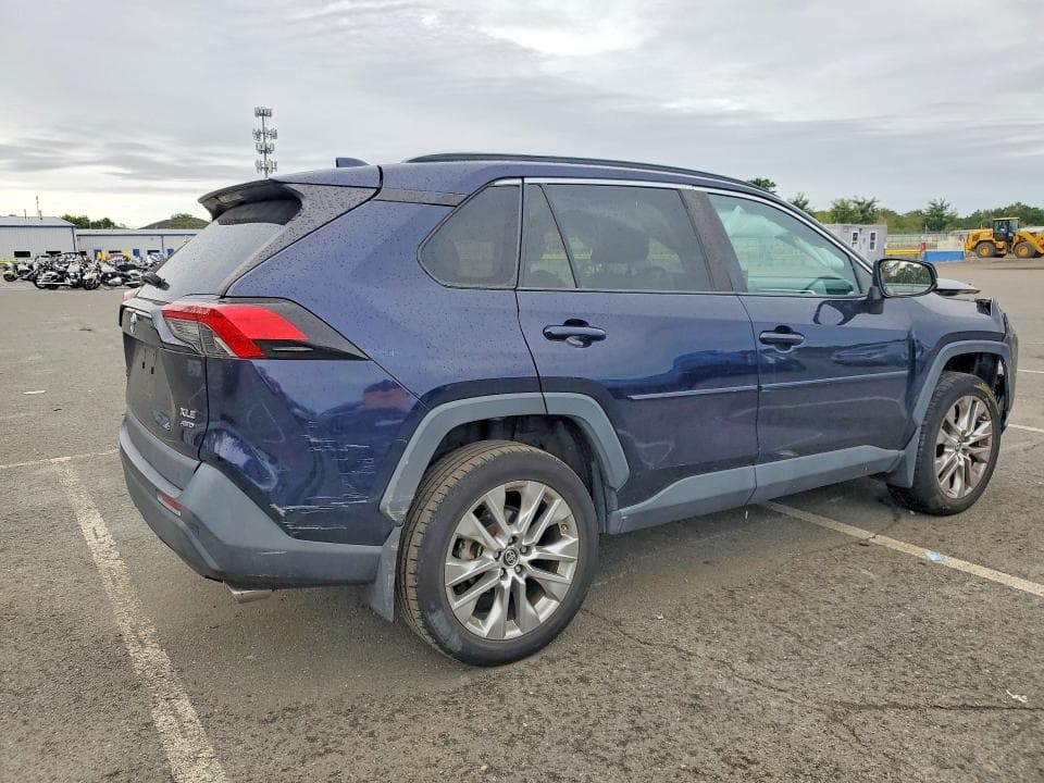 2019 TOYOTA RAV4 XLE PREMIUM 3