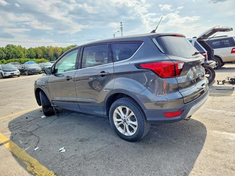2019 FORD ESCAPE SE 2