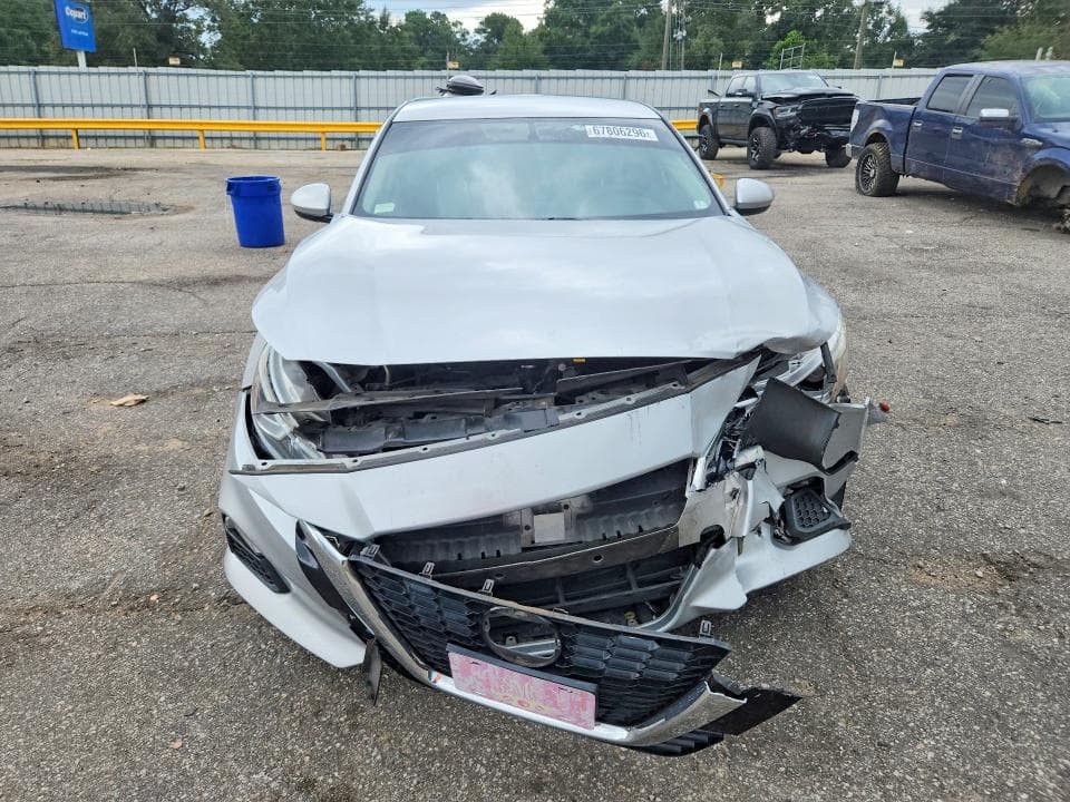 2019 NISS ALTIMA 5
