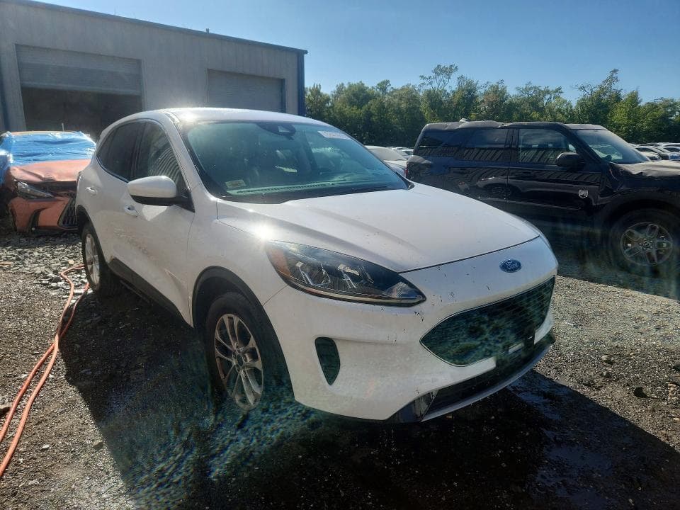2021 FORD ESCAPE SE 4