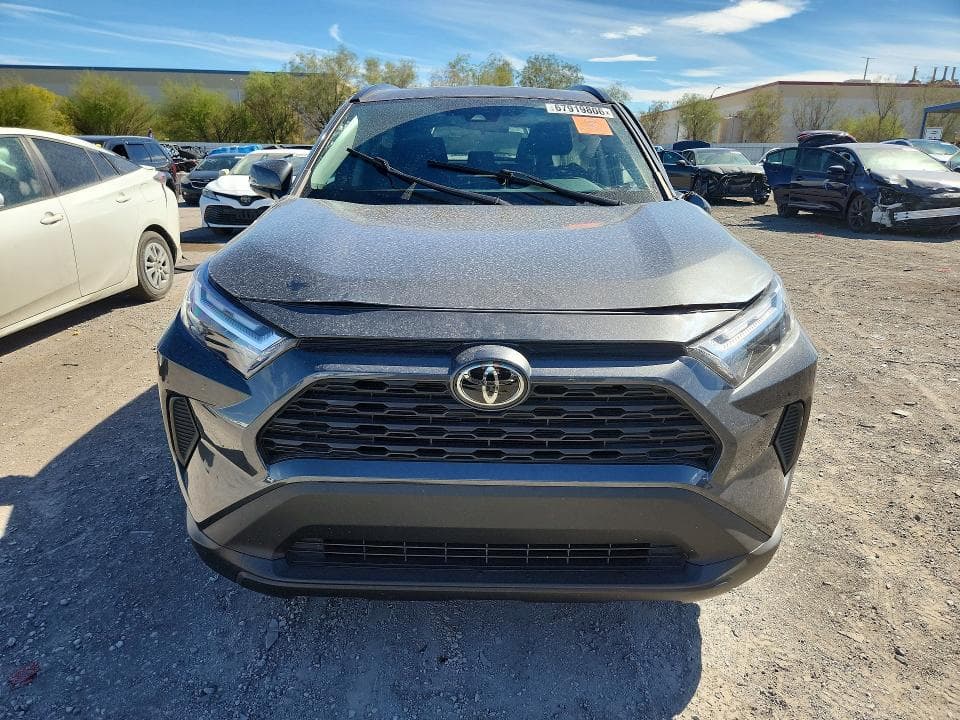 2024 TOYOTA RAV4 XLE 5
