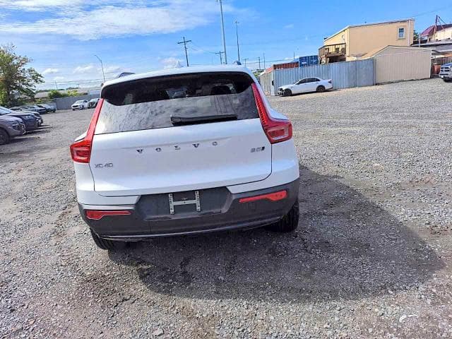 2026 VOLVO XC40 PLUS 6