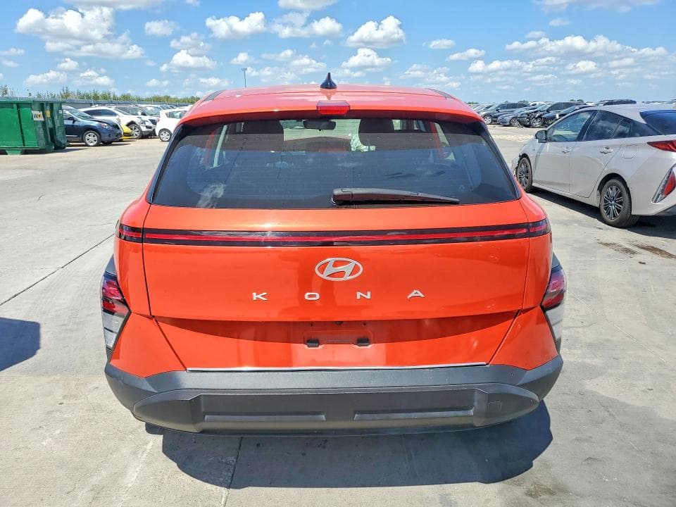 2024 HYUNDAI KONA SE 6