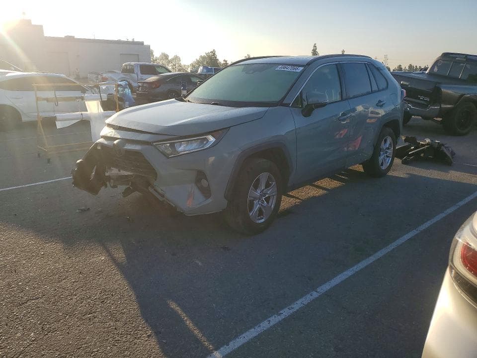 2019 TOYOTA RAV4 XLE