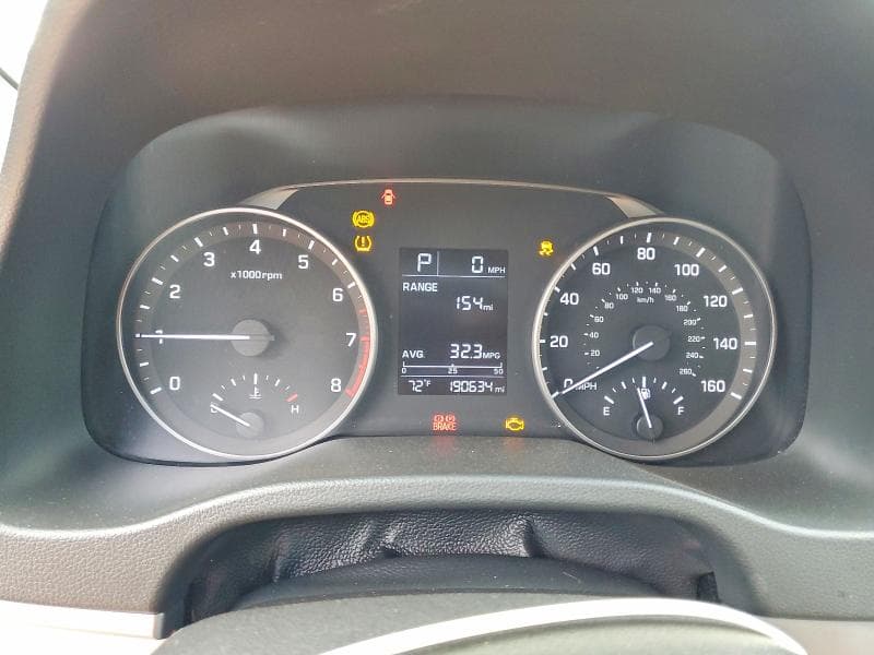 2017 HYUNDAI ELANTRA SE 9