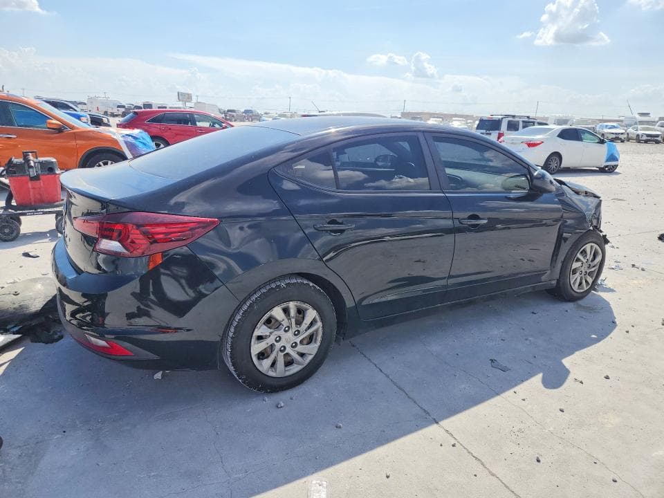 2020 HYUNDAI ELANTRA SE 3