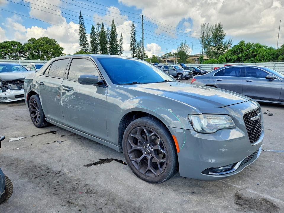 2019 CHRYSLER 300 S 4