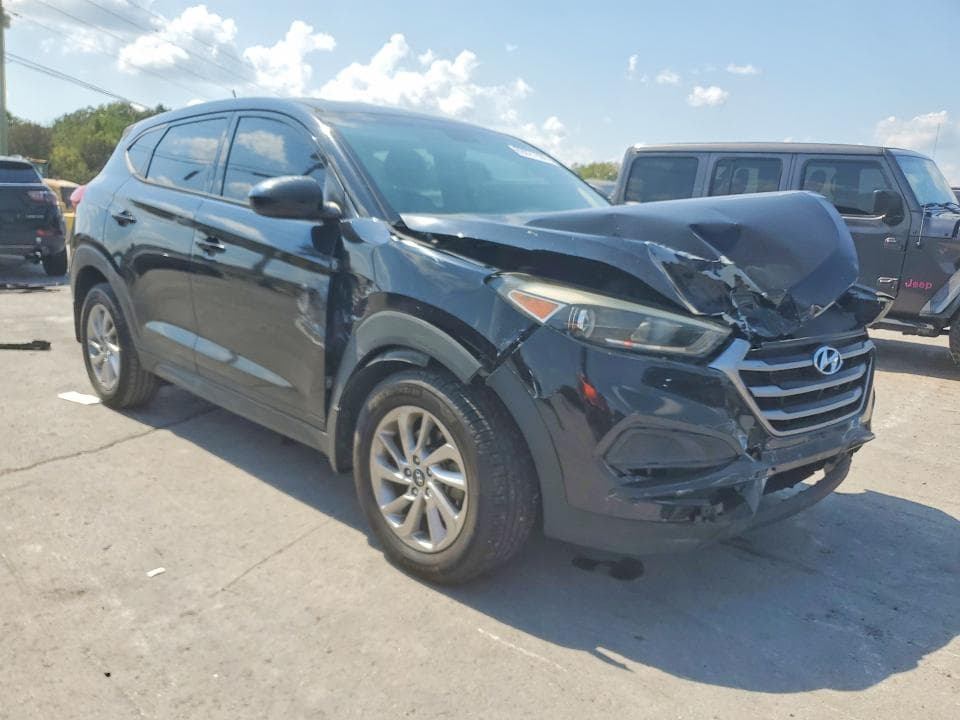 2017 HYUNDAI TUCSON SE 4