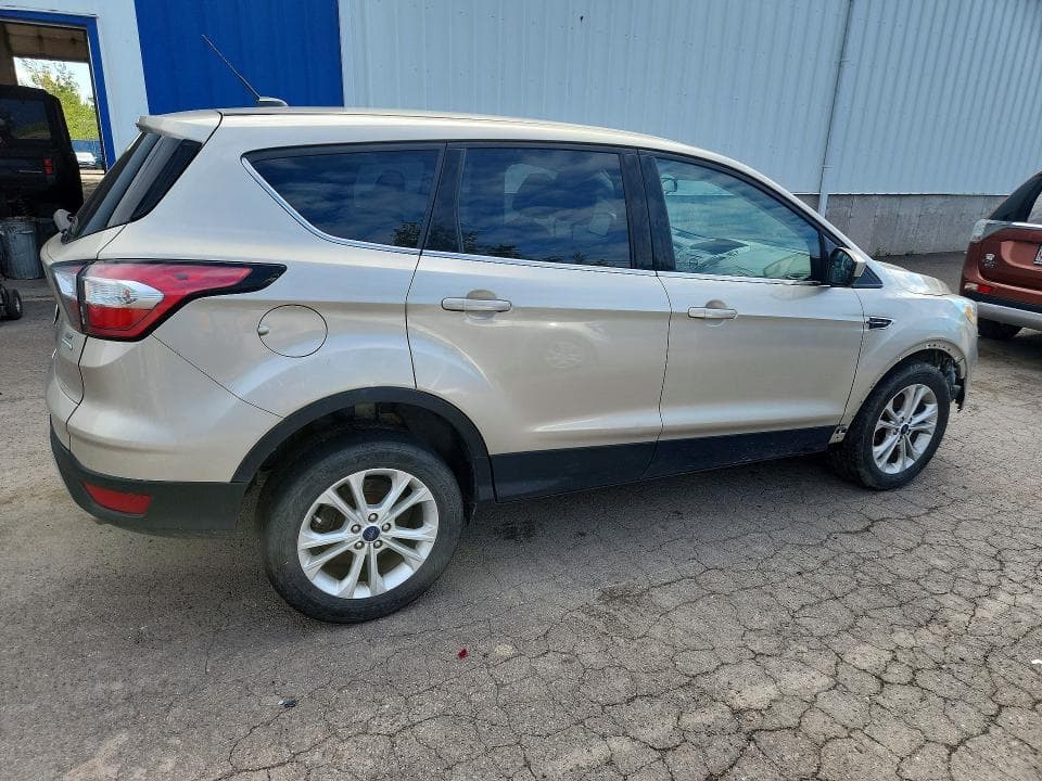 2017 FORD ESCAPE SE 3