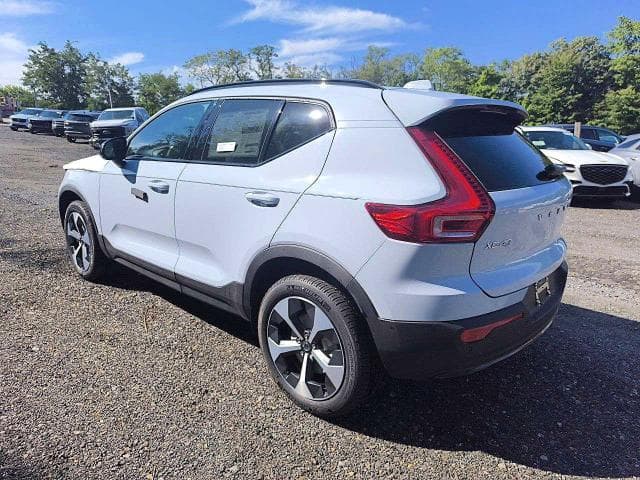 2026 VOLVO XC40 PLUS 2
