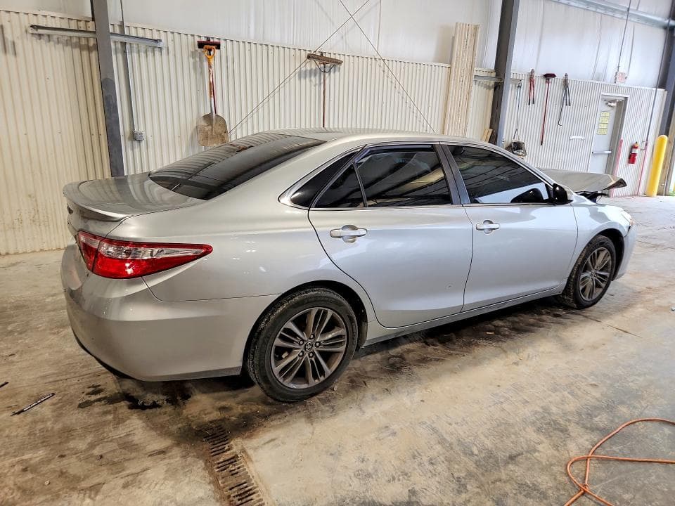 2017 TOYOTA CAMRY SE 3