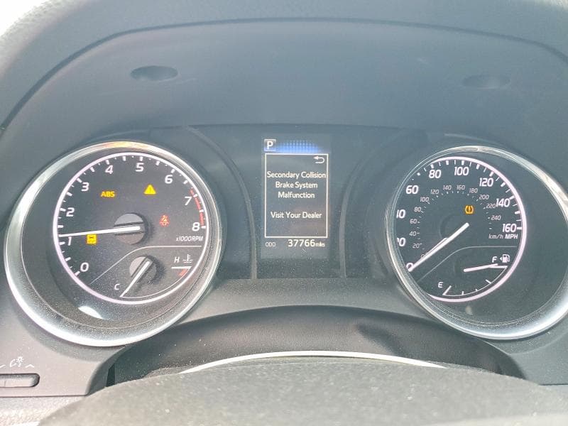 2019 TOYOTA CAMRY LE 9